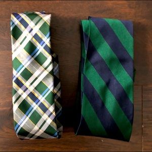 Bundle of two ties.